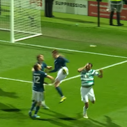 Un penalty controversat poate decide titlul în Scoția / foto: captură YouTube @SPFL