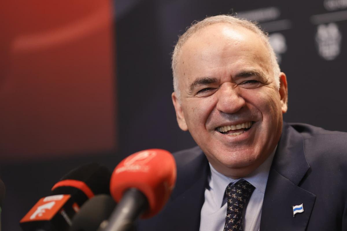 Garry Kasparov: „Războiul Ucraina - Rusia s-ar putea termina în scenariul 1918, nu 1945” + Pe cine alege dintre Messi și Maradona: „El e mai mare”