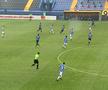 FOTO Imagini inedite de la Viitorul - Poli Iași: ce făcea un steward pe margine