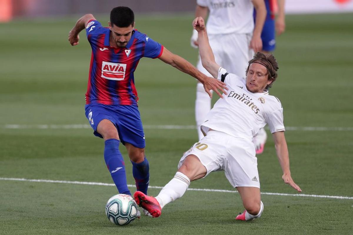 VIDEO + FOTO Real Madrid se menține aproape de Barcelona! Victorie lejeră cu Eibar, 3-1