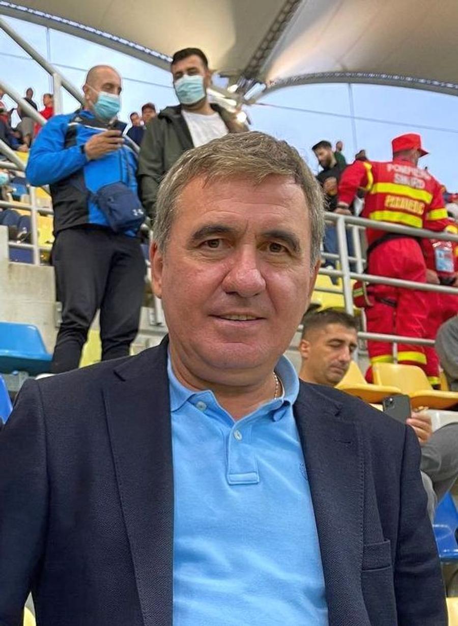 Hagi, la tribuna a II-a Scene incredibile pe Arena Națională » Șeful DNA, politicienii și FRF au stat la VIP! Hagi, Gică Popescu și Dorinel, umiliți și trimiși la tribuna a II-a!