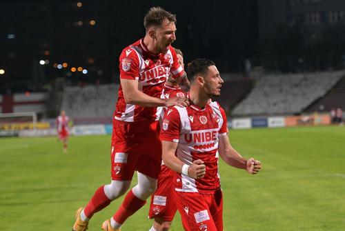Mario Nicolae, managerul sportiv al lui Dinamo, anunță că „3-4 jucători” și-au dat acordul să vină la Dinamo.