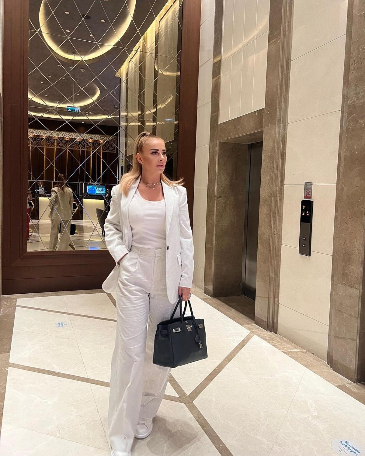 Alegere surprinzătoare! Anamaria Prodan a etalat tatuajul cu care l-a acoperit pe Laurențiu Reghecampf