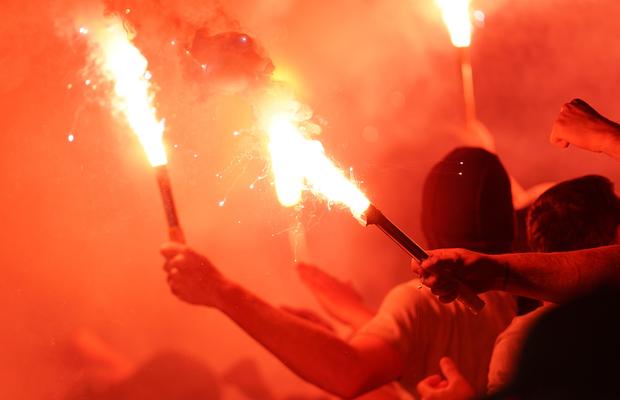 Burleanu, contestat la fiecare meci! Noi revolte ale ultrașilor, în meciul cu Muntenegru din Giulești + De ce riscăm suspendarea