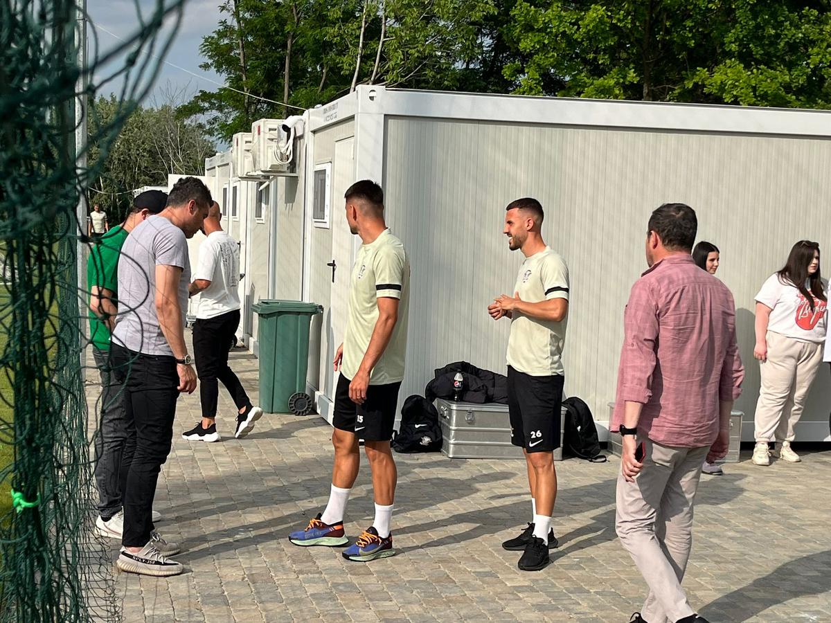 Jayson Papeau, precum Karim Benzema! Cum a apărut mijlocașul francez la reunirea Rapidului » „E dopaj fiziologic”
