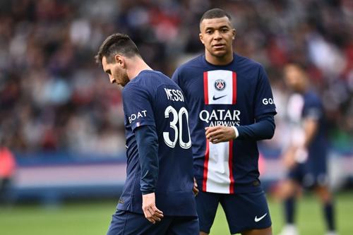 Kylian Mbappe, 24 de ani, consideră că Leo Messi (35) nu a fost respectat în Franța. Argentinianul a părăsit-o pe PSG după două sezoane petrecute în capitala Franței.