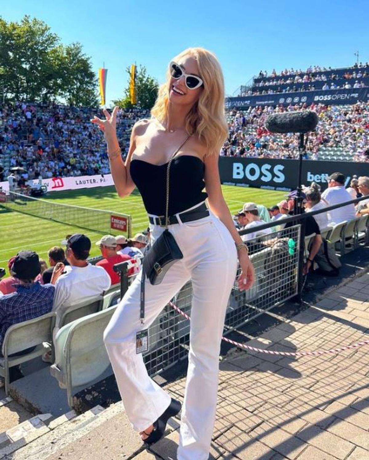 Intrată pe „blat” la Australian Open, Andreea Bălan nu l-a „ratat” nici pe Novak Djokovic! Ce s-a întâmplat câteva minute înainte de primul meci al sârbului