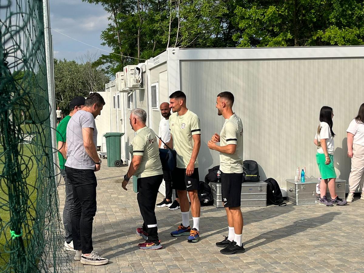 Jayson Papeau, precum Karim Benzema! Cum a apărut mijlocașul francez la reunirea Rapidului » „E dopaj fiziologic”