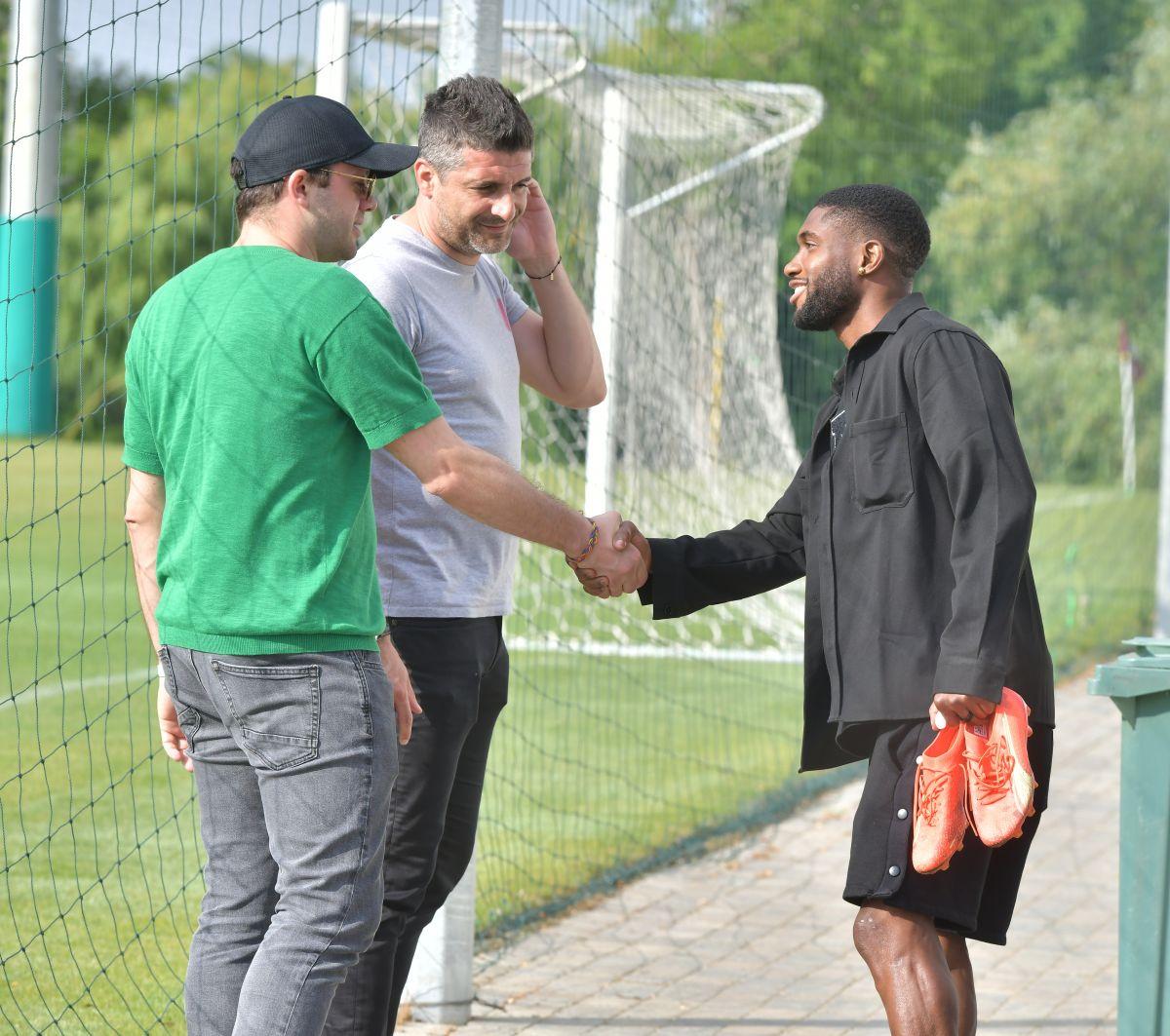 Jayson Papeau, precum Karim Benzema! Cum a apărut mijlocașul francez la reunirea Rapidului » „E dopaj fiziologic”