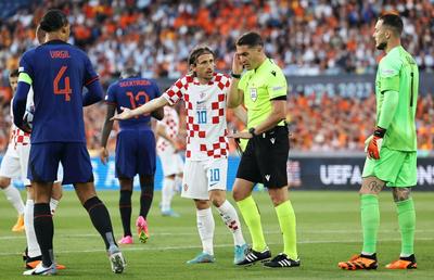 Istvan Kovacs, semifinală complicată în Liga Națiunilor » 6 goluri, răsturnări și 2 penalty-uri dictate în Olanda - Croația