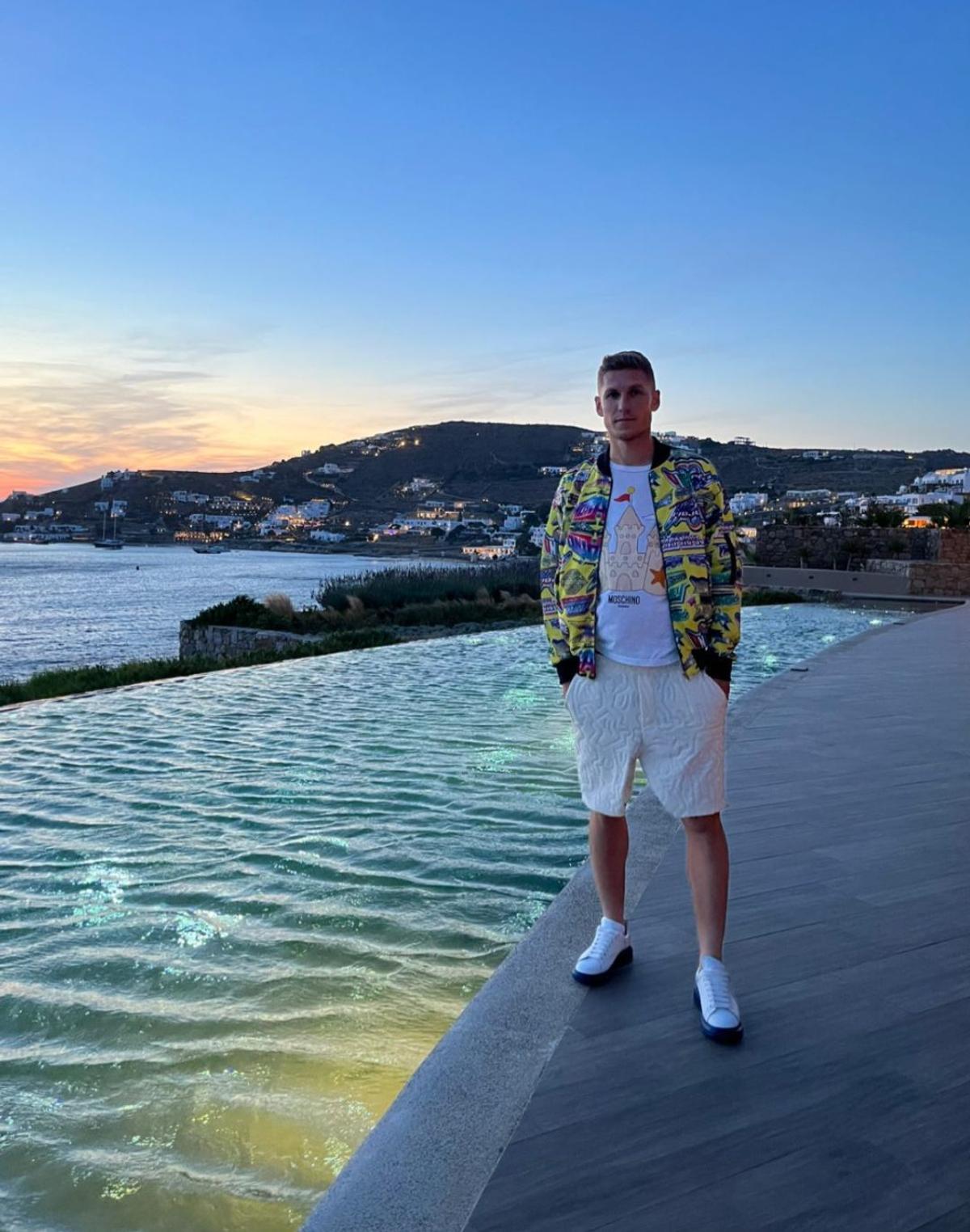 Imagini spectaculoase din vacanțele dinamoviștilor: din Veneția în Mykonos