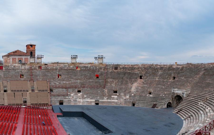 Colosseumul din Vernona. Foto: Imago Images Volei în decor antic! România va juca meciul inaugural al CE în Colosseumul din Verona, construit cu aproape 2.000 de ani în urmă