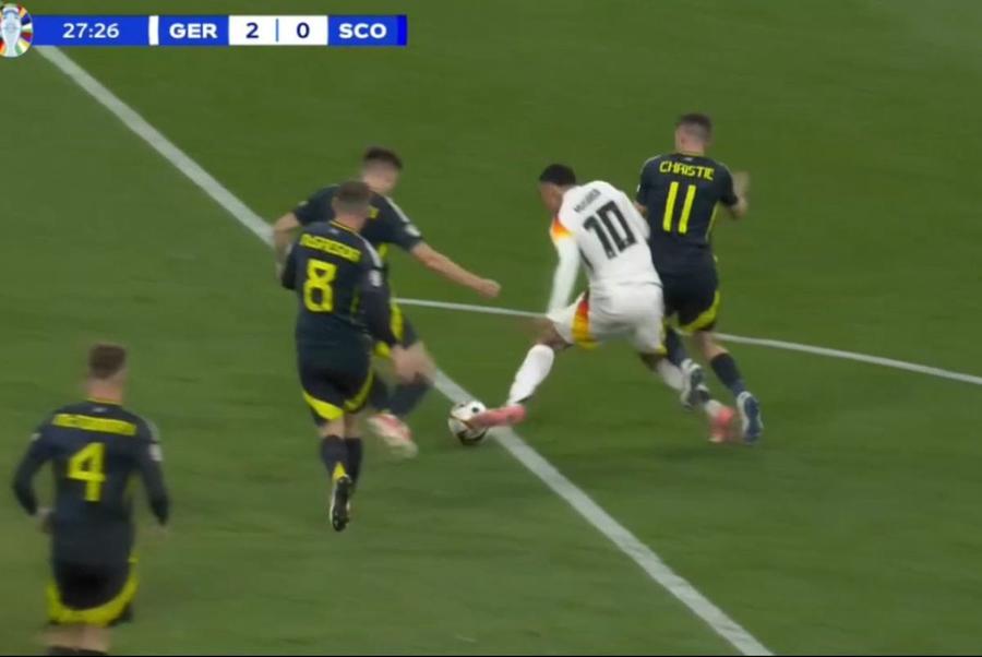 Prima eroare a lui Clement Turpin în Germania - Scoția Două gafe colosale » Decizii incredibile luate de Turpin în Germania - Scoția, debutul la EURO 2024