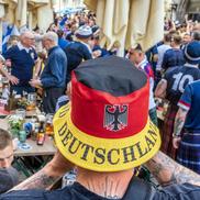 Curg râuri de bere în Marienplatz și Odeonsplatz, unde scoțienii se simt foarte bine / Foto: Imago