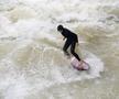 Surf în Englischer Garten FOTO: Ionuț Iordache (GSP)