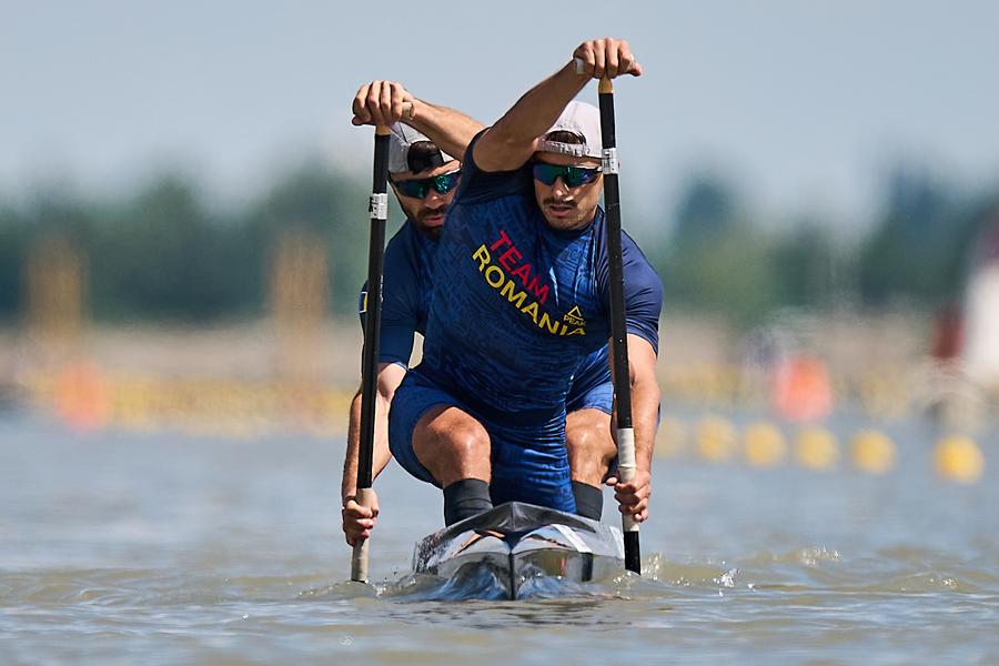 Oleg Nuță și Ilie Sprîncean la CE de kaiac-canoe de la Szeged FOTO Raed Krishan Performanță extraordinară: Cătălin Chirilă s-a calificat direct în finala de canoe simplu 500 m la Campionatele Mondiale! Când are loc ultimul act