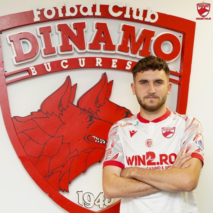 Alexandru Roșca, noul portar al lui Dinamo, foto: Facebook Dinamo București Dinamo a perfectat al treilea transfer al verii! Jucătorul a fost prezentat
