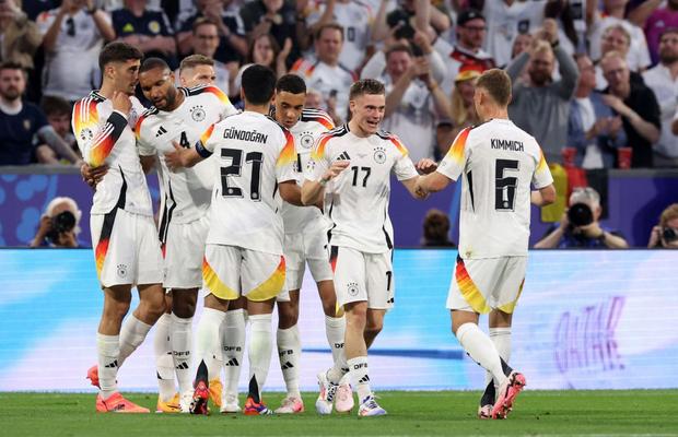 Puștii de 250 de milioane ai Germaniei au scris istorie la EURO » Nebunie pe Allianz Arena