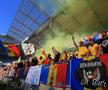Au „colorat” stadionul din Bratislava! Ultrașii de la „Uniți sub tricolor”, show cu zeci de fumigene la meciul cu Spania
