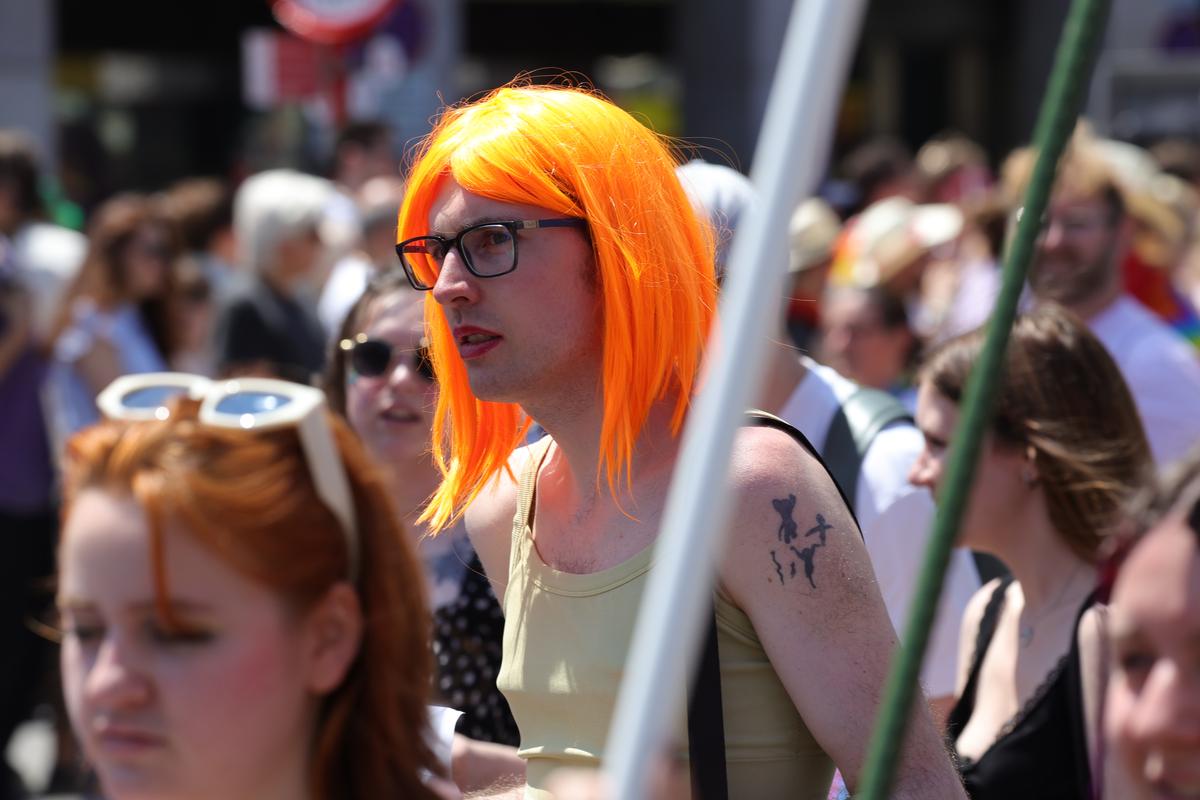 Gigi, unde e agheasma? Am asistat la Pride Vienna, unde am văzut oameni-câini, bărbați acoperiți doar cu... o șosetă, copii și mii de oameni în vestimentații excentrice
