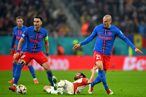 Tagliafico, după un duel cu Vlad Chiricheș // foto: Imago Images