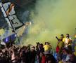 Fumigene aprinse de ultrașii de la Uniți sub tricolor la meciul Spania - România, de la Euro U21. Foto: Ionuț Iordache (GSP.RO)
