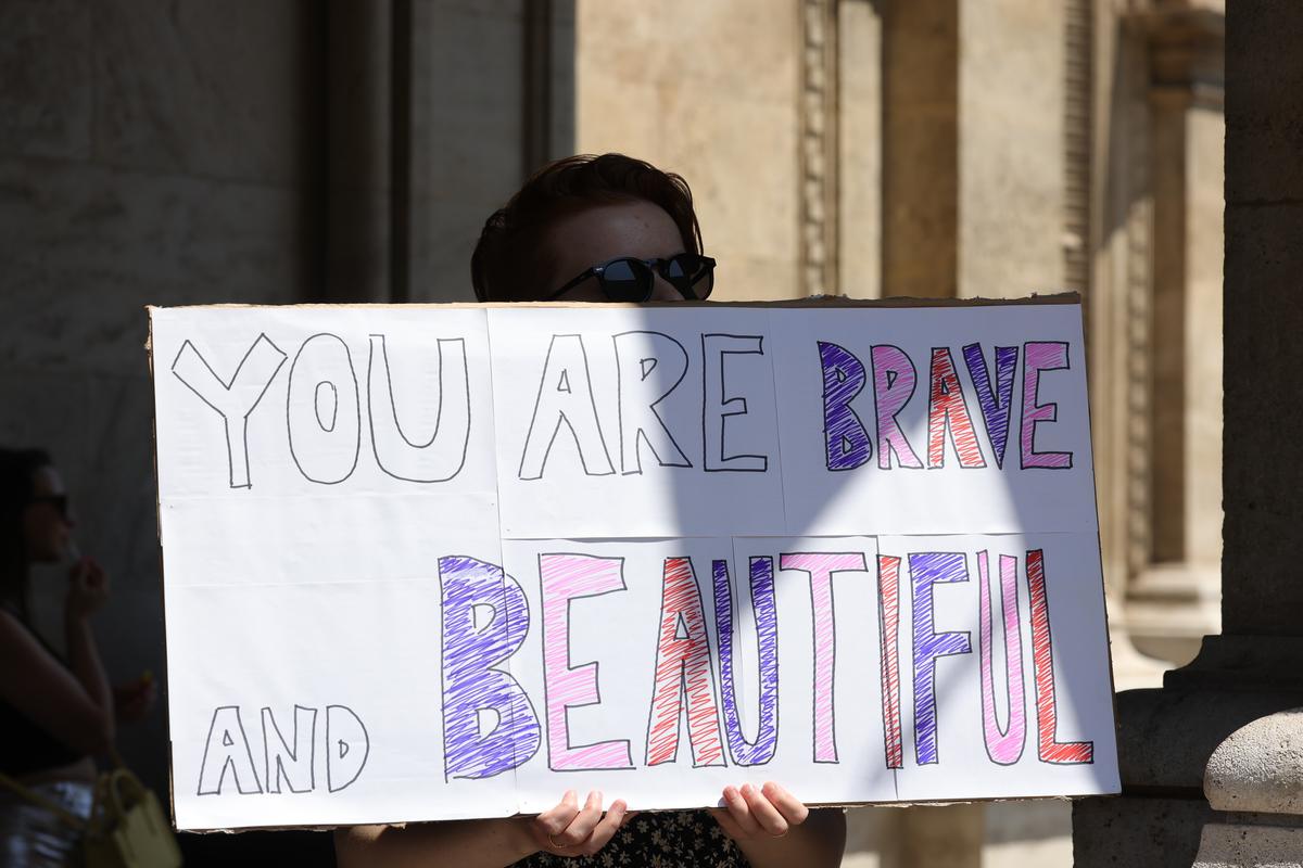 Gigi, unde e agheasma? Am asistat la Pride Vienna, unde am văzut oameni-câini, bărbați acoperiți doar cu... o șosetă, copii și mii de oameni în vestimentații excentrice