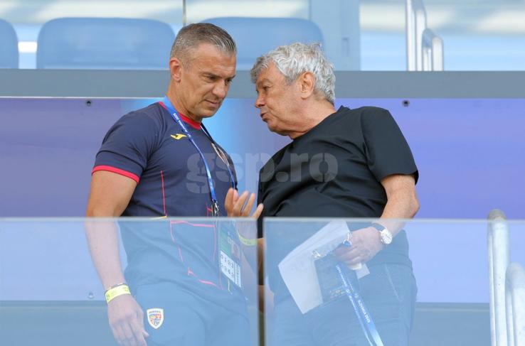 Daniel Pancu, ședință cu Mircea Lucescu înainte de Spania - România, de la Euro U21. Foto: Ionuț Iordache (GSP.RO)