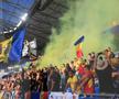 Fumigene aprinse de ultrașii de la Uniți sub tricolor la meciul Spania - România, de la Euro U21. Foto: Ionuț Iordache (GSP.RO)