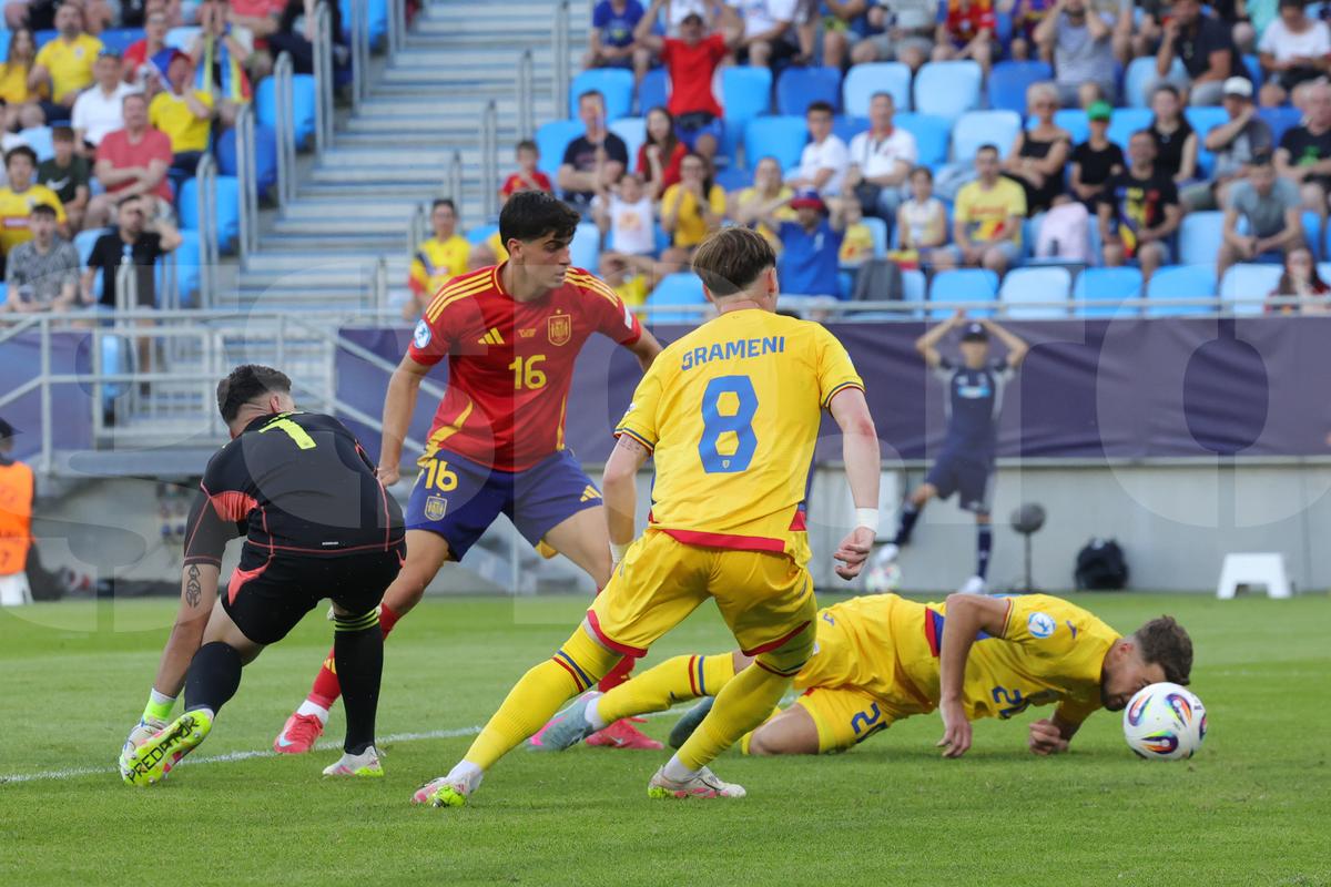 „Sunt lați, morți, terminați!” » Dialog încins între Pancu și Lucescu, după eliminarea de la Euro U21