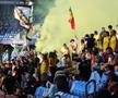 Fumigene aprinse de ultrașii de la Uniți sub tricolor la meciul Spania - România, de la Euro U21. Foto: Ionuț Iordache (GSP.RO)