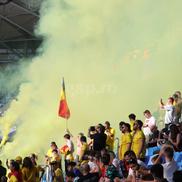 Fumigene aprinse de ultrașii de la Uniți sub tricolor la meciul Spania - România, de la Euro U21. Foto: Ionuț Iordache (GSP.RO)