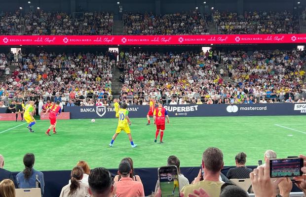Show în BTarena, la Sports Festival! Egalitate la finalul confruntării dintre echipa lui Ronaldinho și selecționata României