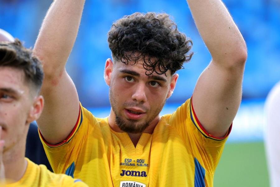 Andrei Borza, copleșit la finalul meciului cu Spania de la Euro U21 / FOTO: Ionuț Iordache (GSP) Ca și făcut! Victor Angelescu anunță plecarea lui Andrei Borza de la Rapid: „75-80%”