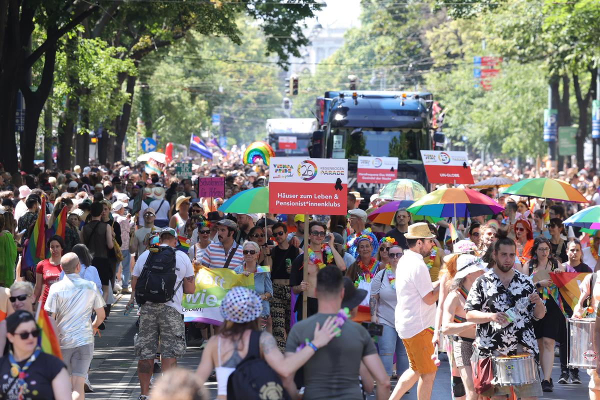 Parada gay Viena 2025 3