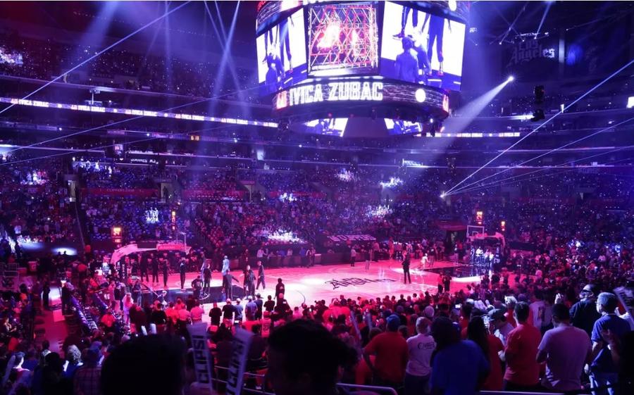 Prezentarea echipelor Los Angeles Clippers și Phoenix Suns la un meci din baschetul nord-american Start, la noapte, la Campionatul Mondial al Cluburilor! » FIFA inovează și face show: cum vor apărea jucătorii în prima etapă