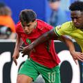 Vinicius jr (nr. 7), în duel cu colegul de la Real Madrid, Brahim Diaz / Foto: Imago