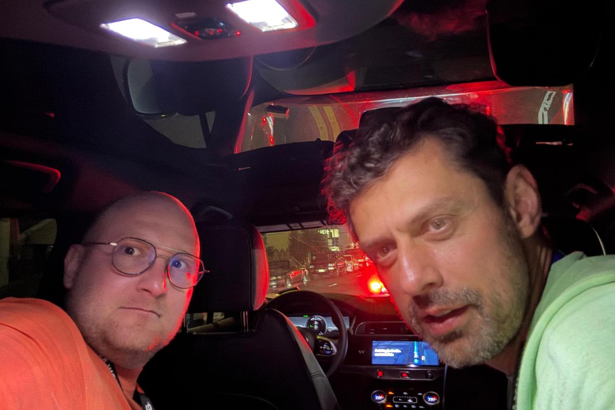 Imagini cu mașina Waymo în Los Angeles