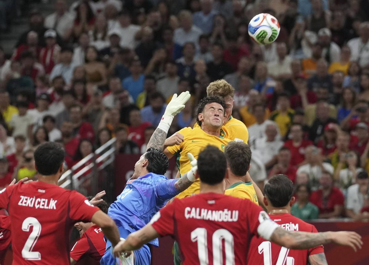 „Cangurii” au dezmembrat „ienicerii”! Turcia lui Montella, executată cu sânge rece de Australia, rezultat surpriză la Mondial