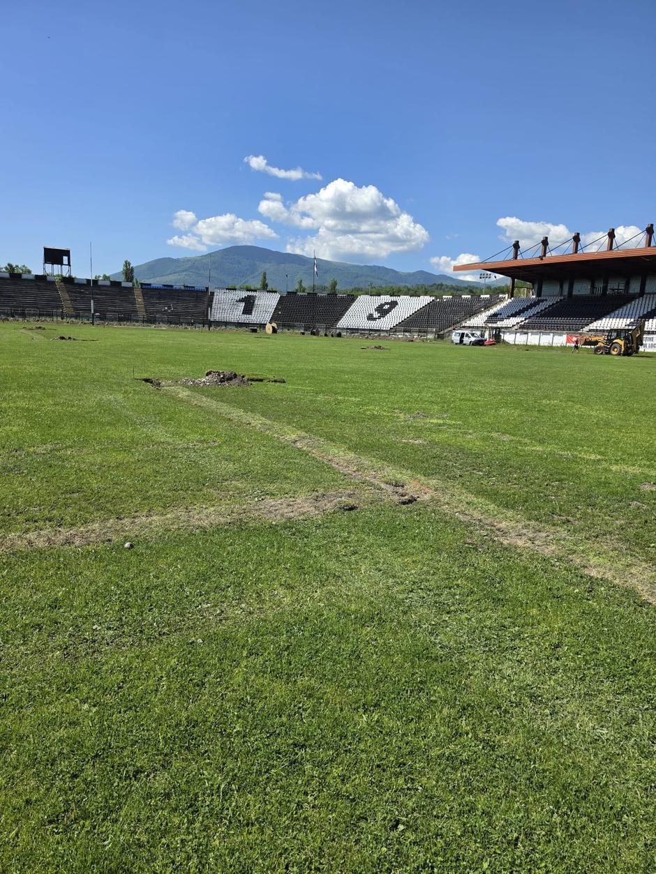 Imaginea Lucrări la stadionul din Petroșani - Imaginea 12