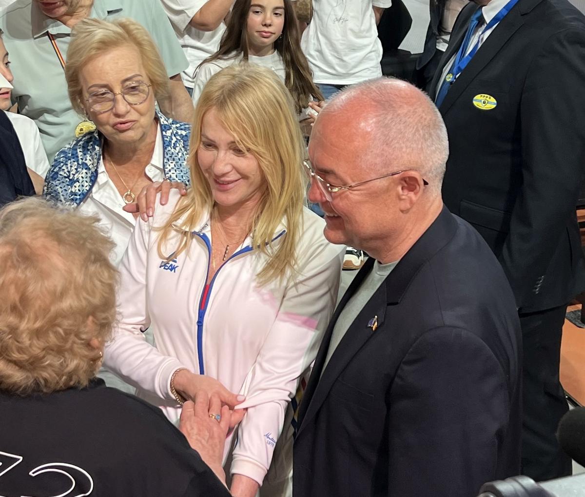 Nadia Comăneci, alături de puștiul Albert Oprea