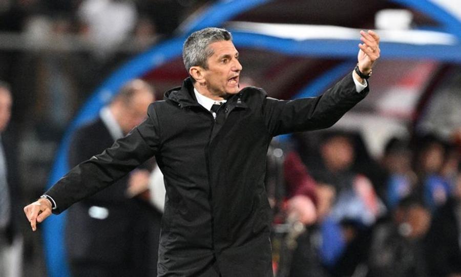 Răzvan Lucescu mai are contract cu PAOK Salonic până pe 30 iunie 2027 Anunț de ultimă oră de la Salonic: „Câștigă teren posibilitatea demisiei lui Răzvan Lucescu” » Indicii contra rămânerii la PAOK!