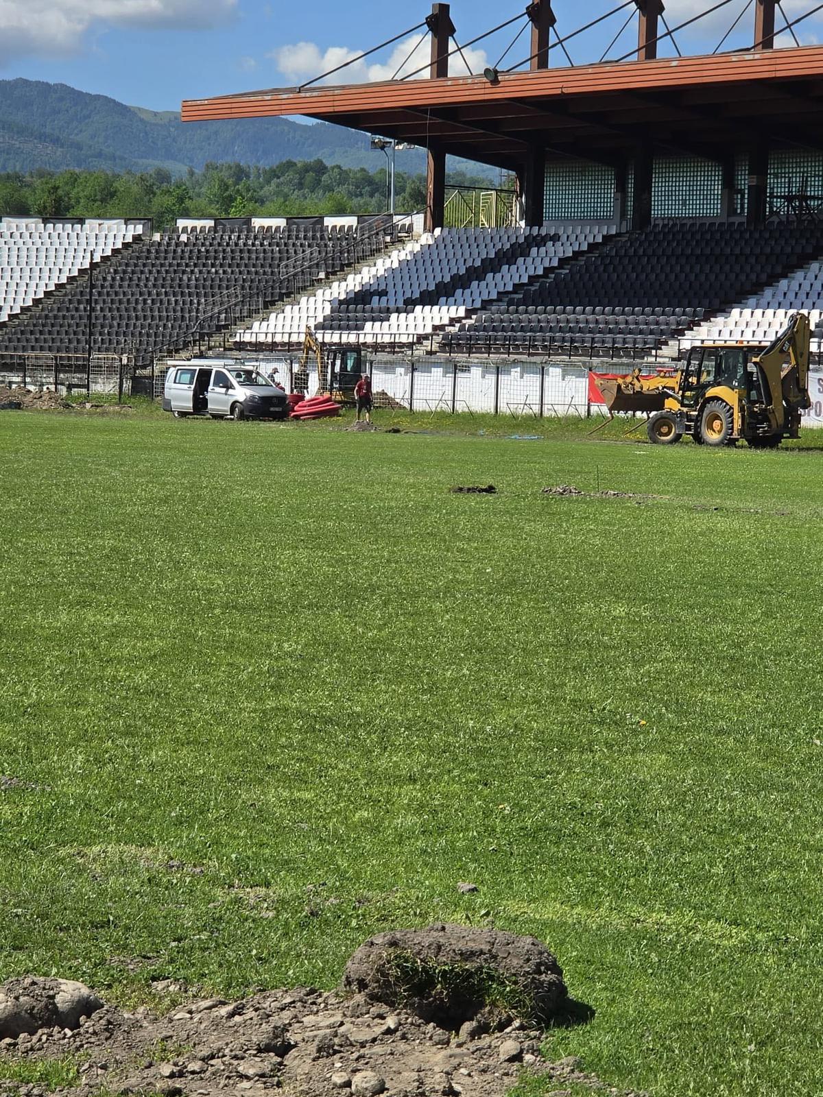 Lucrări la stadionul din Petroșani