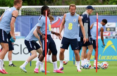 Ce se întâmplă cu Anglia? Lui Harry Kane &Co. li s-a furat echipamentul, au rămas fără bucătar, iar mai nou i-a „lovit” o furtună