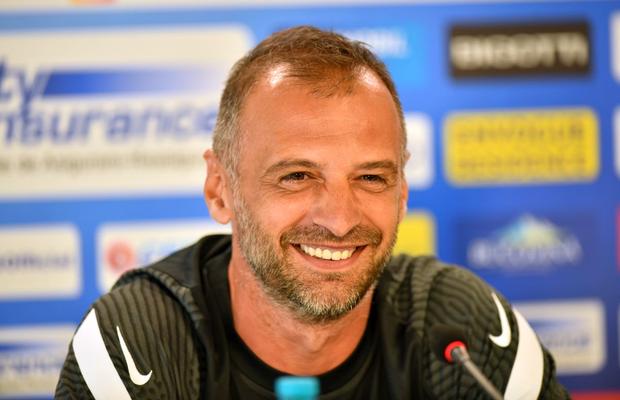 Prima conferință, primele ironii » Dinu Todoran, luat la țintă: „Degradarea fotbalului!”
