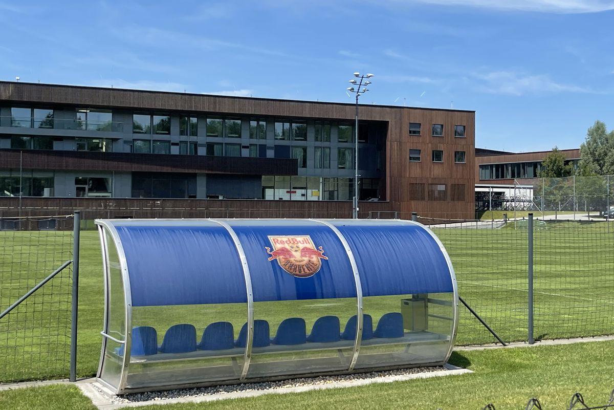 Industria Red Bull Salzburg » Reportaj de la fabrica de fotbaliști din Austria: condiții SF!