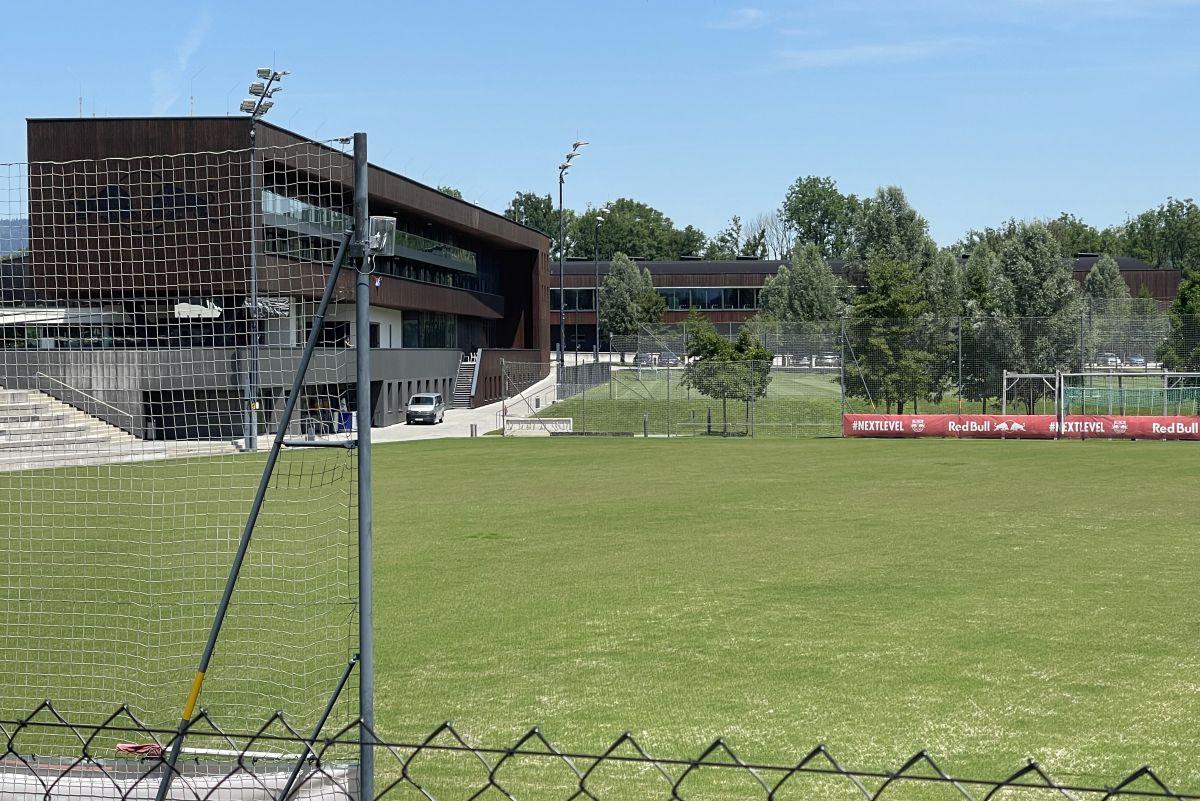 Industria Red Bull Salzburg » Reportaj de la fabrica de fotbaliști din Austria: condiții SF!