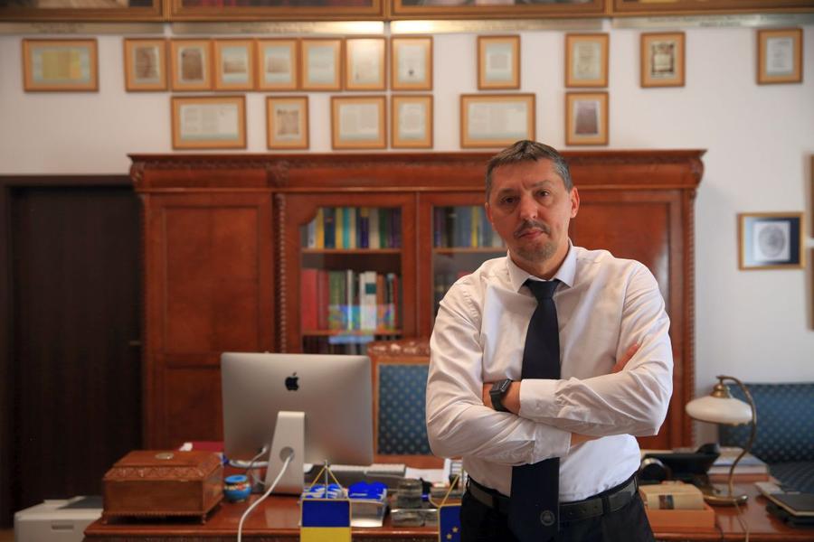 Daniel David, rectorul Universităţii Babeş-Bolyai Psihologia în sport. Dialog amplu cu Daniel David, preşedintele Asociaţiei Psihologilor din România: „Nu poți pune toată energia unei țări în succesul unui sportiv”