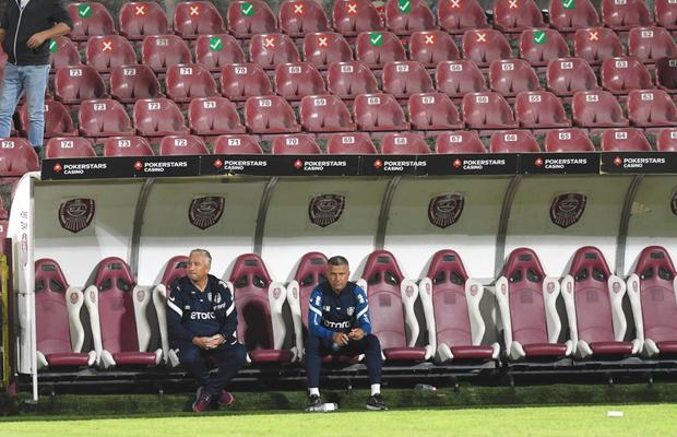 Imagini dezolante cu Dan Petrescu » Ce a făcut antrenorul lui CFR Cluj la finalul partidei