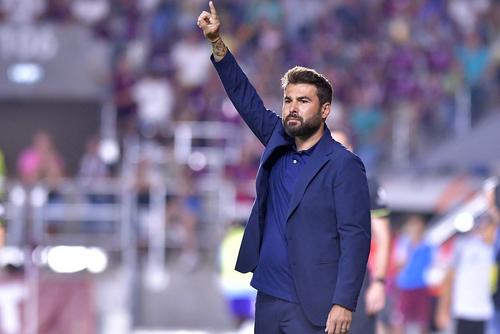 Adrian Mutu, asaltat cu propuneri de jucători din România după ce a semnat cu Neftchi Baku. Foto: Imago Images